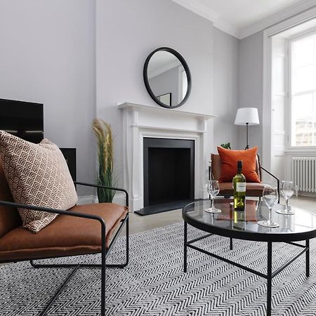 Joivy Luxurious Apt On Notable George Street Edinburgh Exterior photo