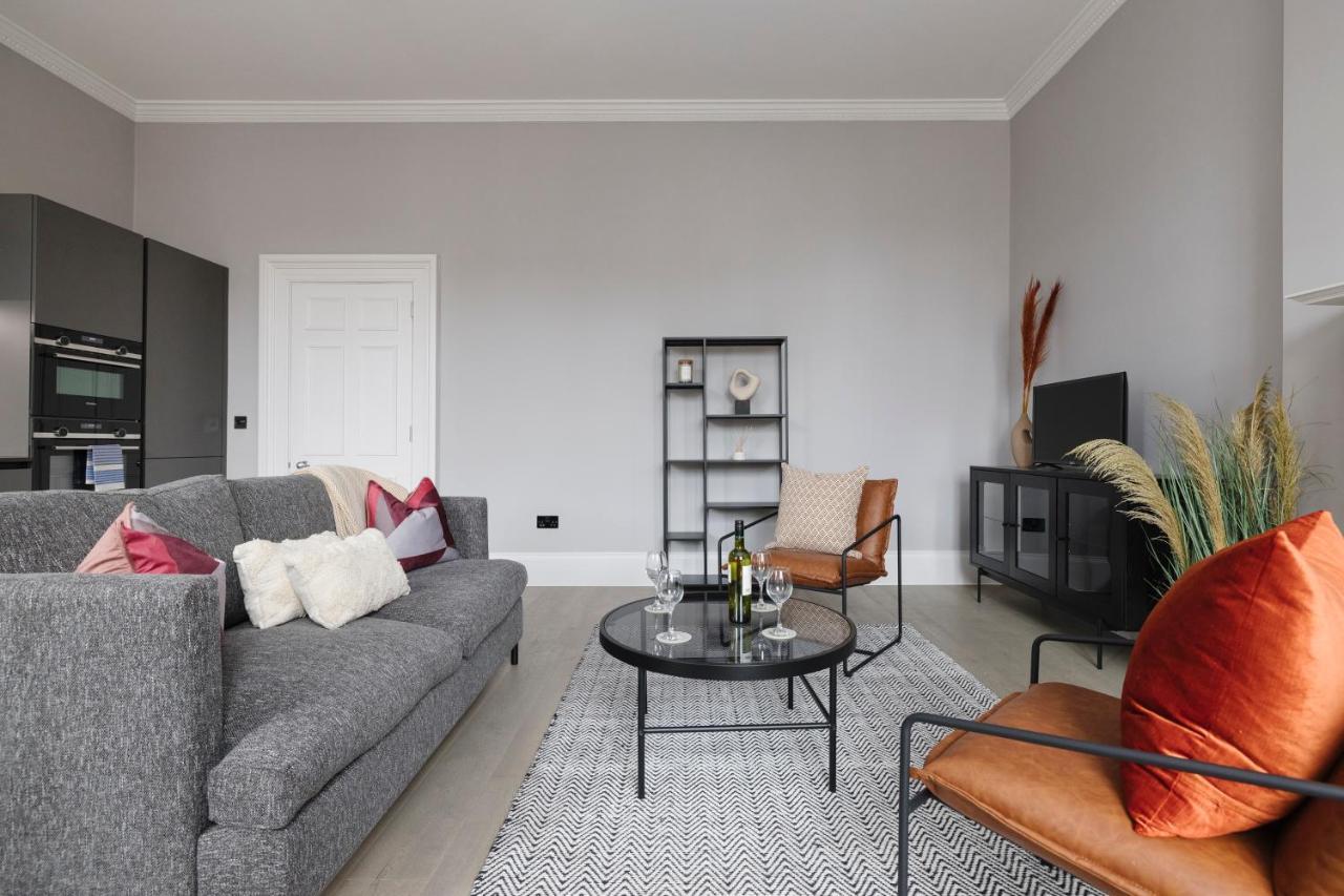 Joivy Luxurious Apt On Notable George Street Edinburgh Exterior photo