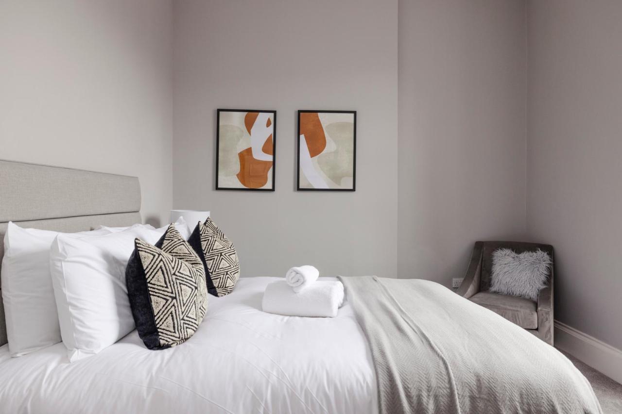 Joivy Luxurious Apt On Notable George Street Edinburgh Exterior photo