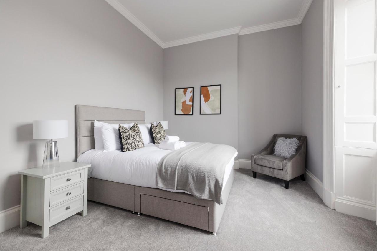 Joivy Luxurious Apt On Notable George Street Edinburgh Exterior photo
