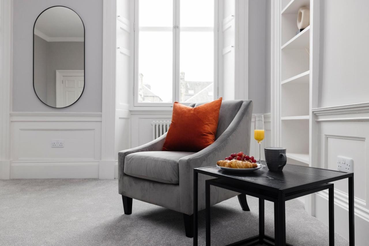 Joivy Luxurious Apt On Notable George Street Edinburgh Exterior photo