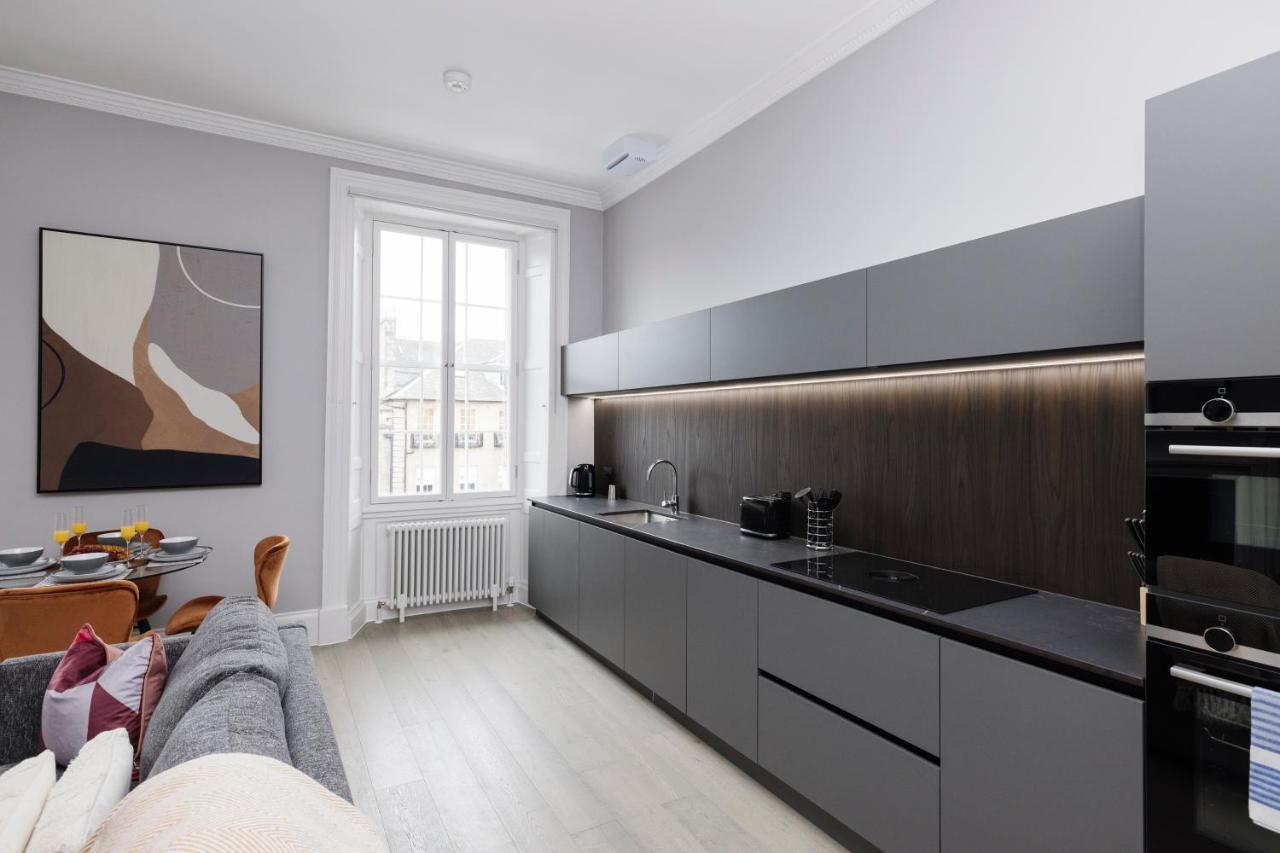 Joivy Luxurious Apt On Notable George Street Edinburgh Exterior photo